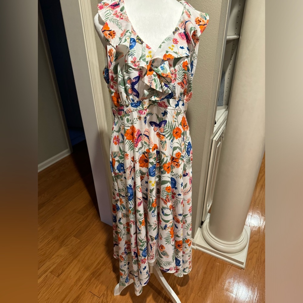 Cupio White Floral Multicolored V Neck Formal Hi-low Maxi dress